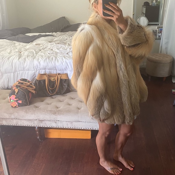 Rare John Ross Original Fox Fur Coat - Picture 12 of 14